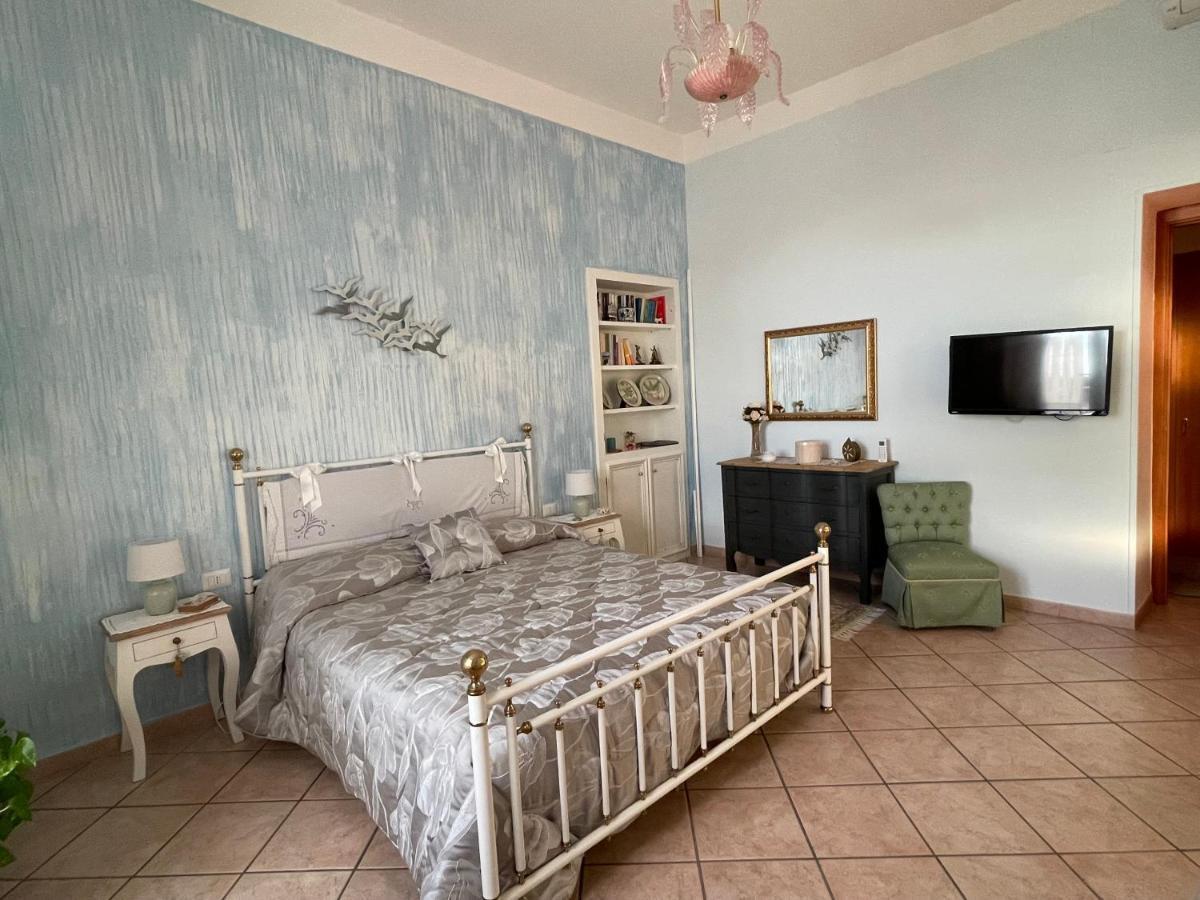 A Casa Di Stella Apartment ซาแลร์โน ภายนอก รูปภาพ