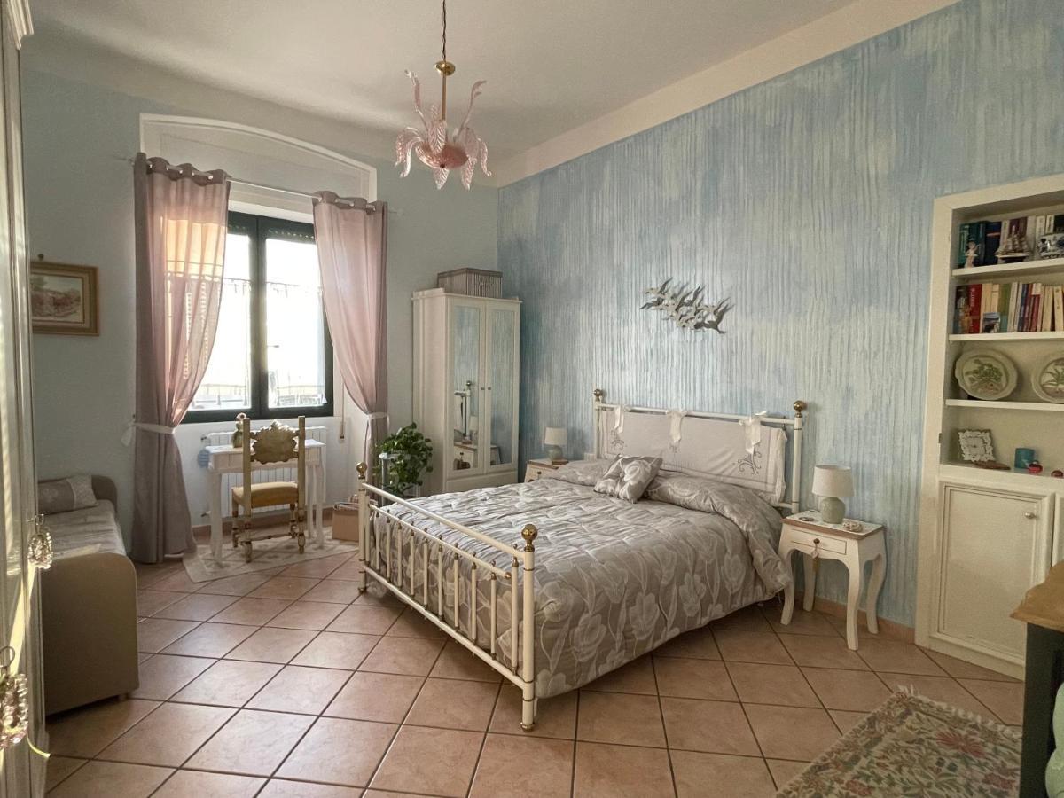A Casa Di Stella Apartment ซาแลร์โน ภายนอก รูปภาพ