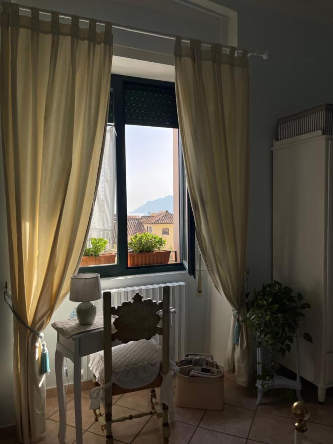 A Casa Di Stella Apartment ซาแลร์โน ภายนอก รูปภาพ