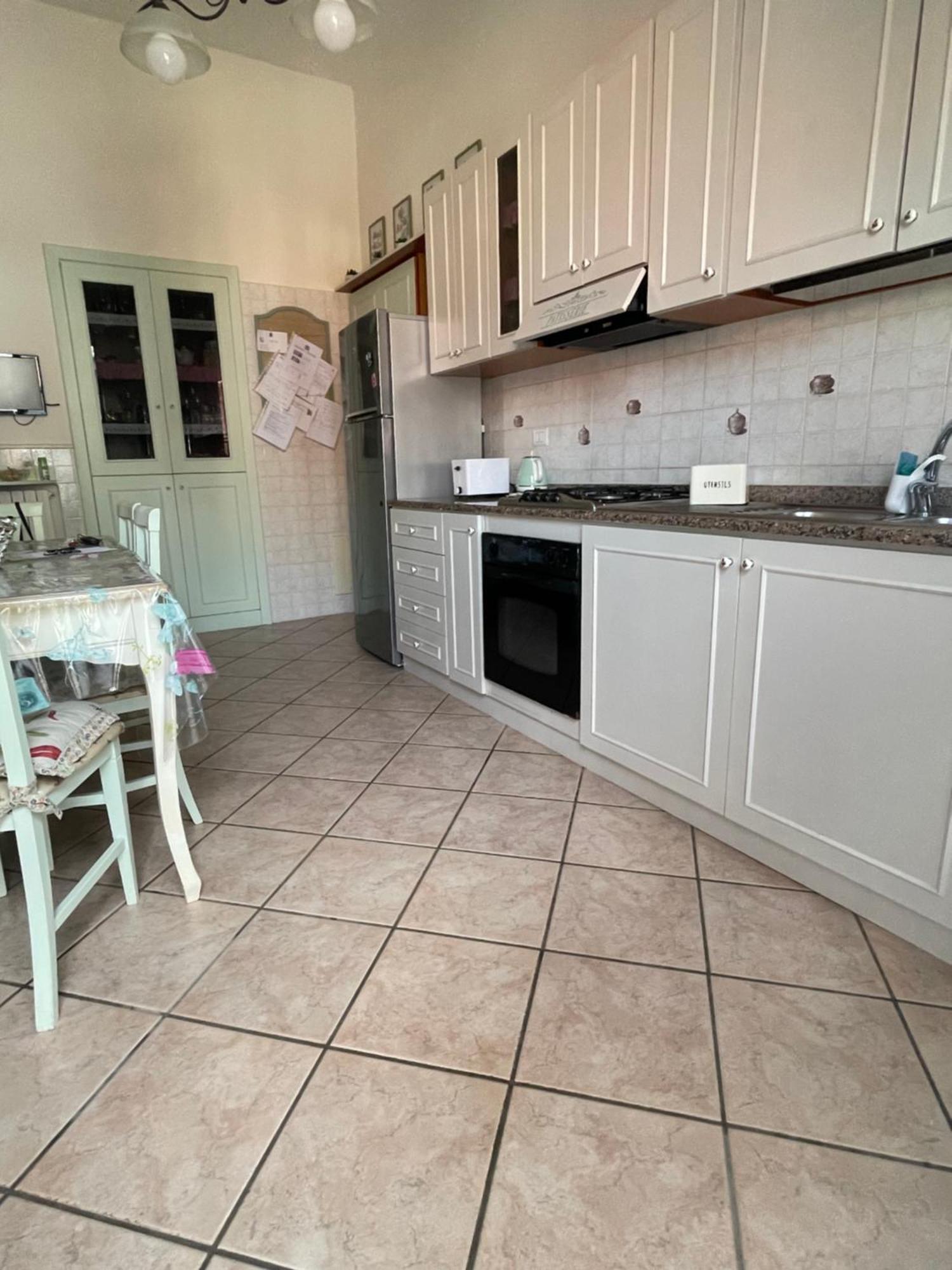 A Casa Di Stella Apartment ซาแลร์โน ภายนอก รูปภาพ